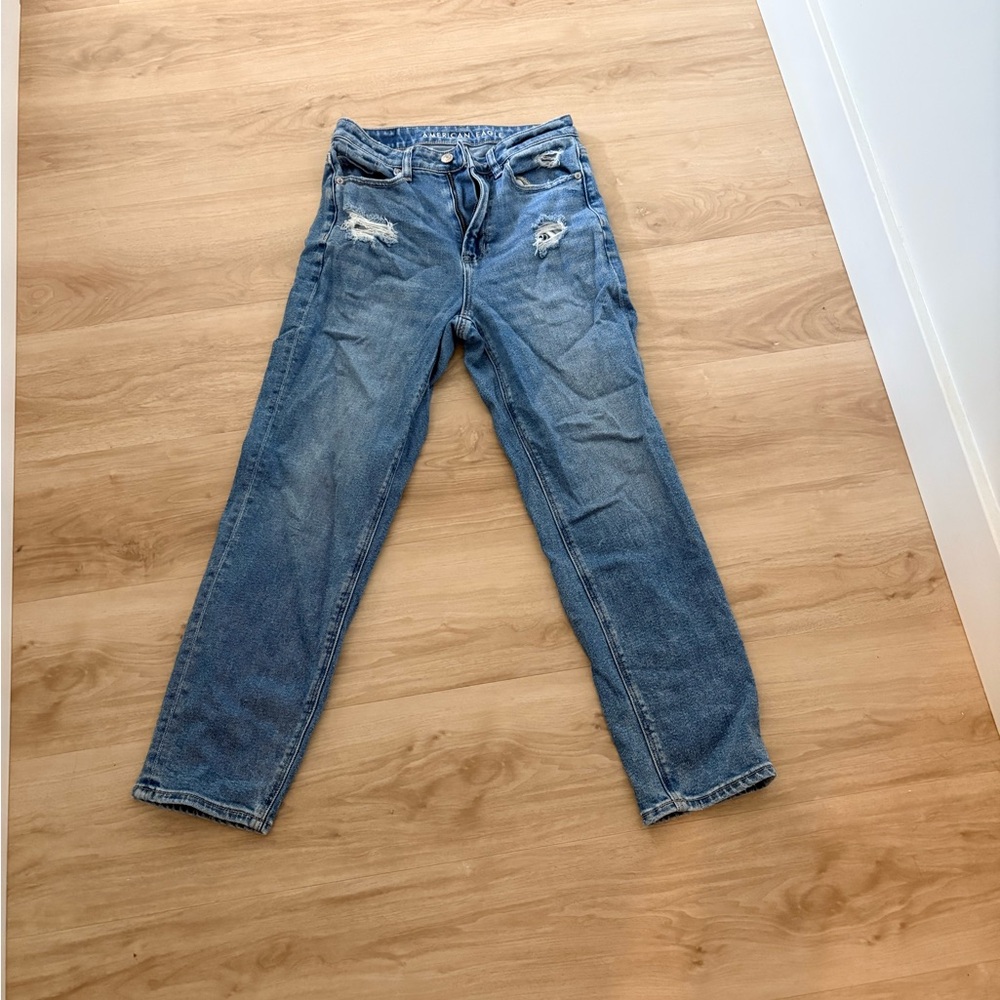Woman’s American Eagle Blue Distressed Jeans